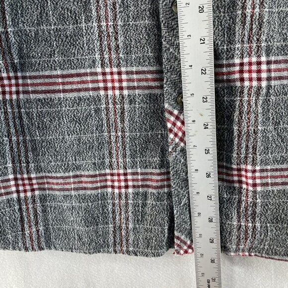 Distortion Button-Up Shirt Men's Sz L Gray Red Plaid Collared Chest Pockets - Picture 4 of 8